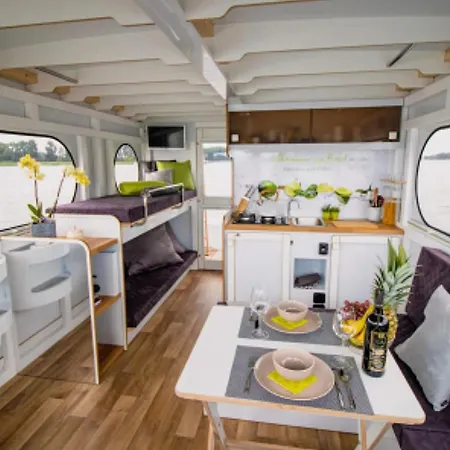 Botel Neues Hausboot Fuer 4 Personen Mueritz Und Plauer See