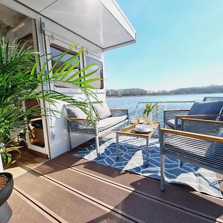 Neues Hausboot Fuer 4 Personen Mueritz Und Plauer See Botel Lübz