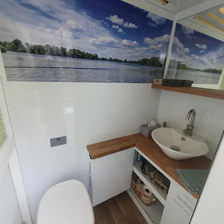 Neues Hausboot Fuer 4 Personen Mueritz Und Plauer
