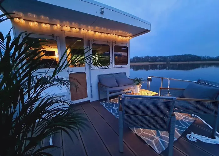 Neues Hausboot Fuer 4 Personen Mueritz Und Plauer See Botel